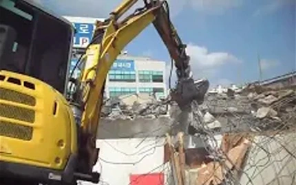 ساحق هدم للحفارات الصغيرة 2