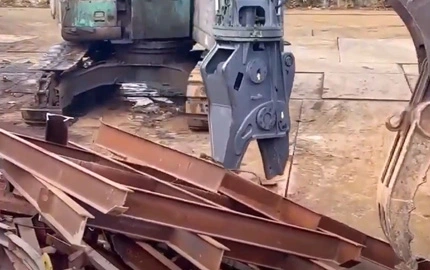 عرض مرفق ساحق